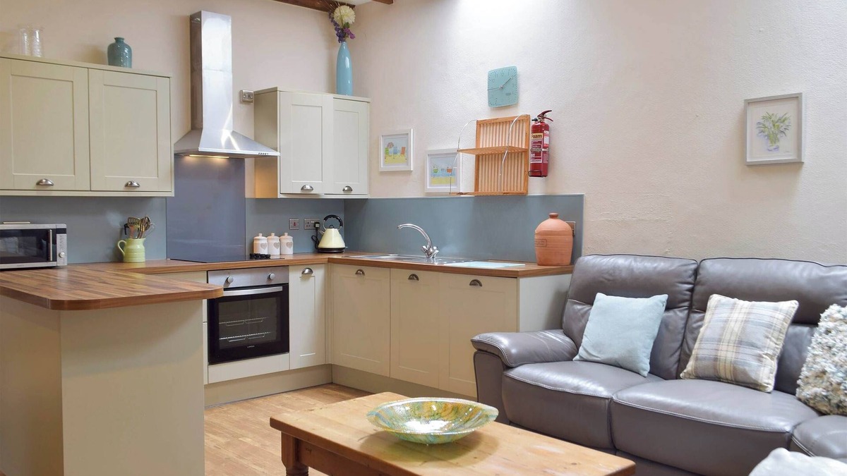 Dinas Cross Cottage | Old Rectory Cottage - Dinas Country Club