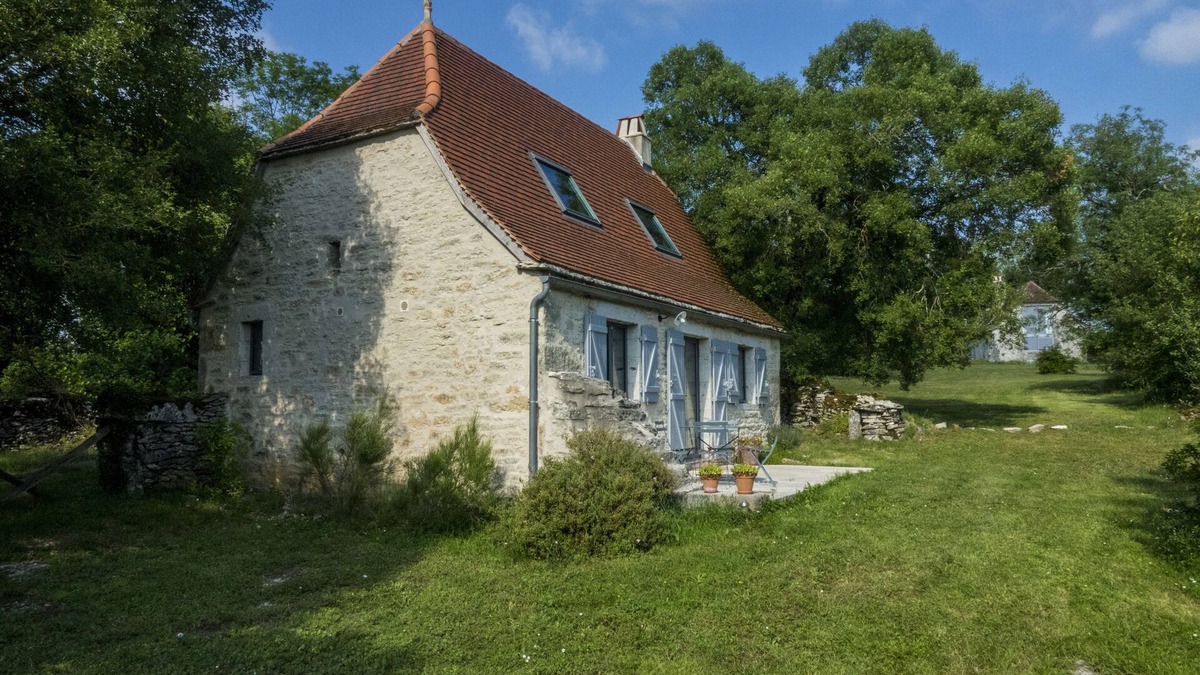 Caniac-du-Causse Cottage | Old Restored Farmhouse In Quercy Furnished In Modern And International Design