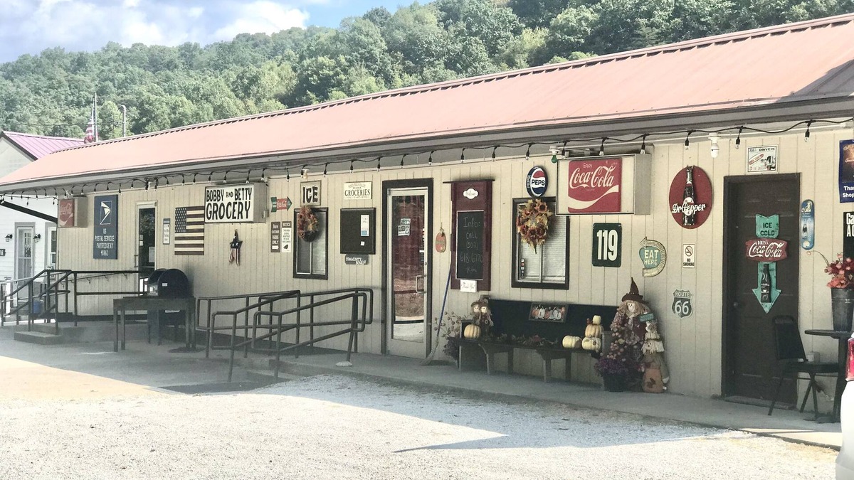 Partridge Bed & Breakfast | Old Rustic Country store near Pine mtn./Kingdom Come Park & Bad Branch Falls