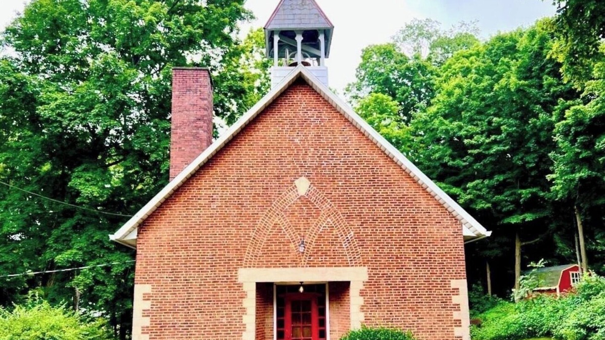 Mansfield House | Old School 7 - Charming 2-bedroom historic home in welcoming Mansfield