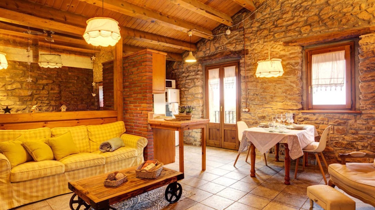 La Baronia de Rialb House | OLD SCHOOL OF PALAU