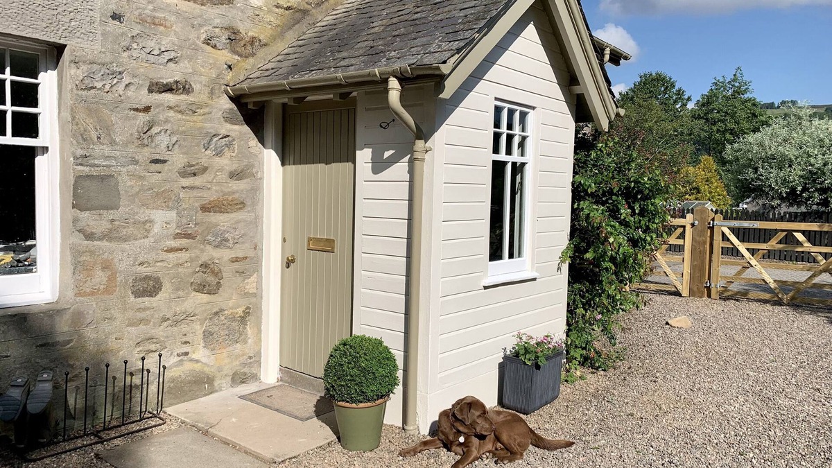 Grandtully House | OLD SCHOOLHOUSE, pet friendly, with open fire in Grandtully