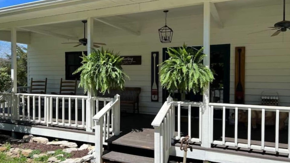 New Tazewell House | Old Southern - Lakefront - Dog friendly