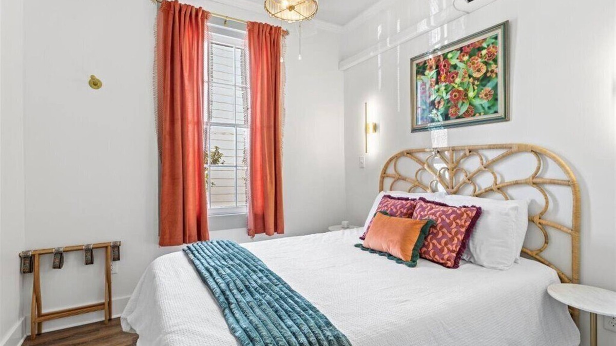 Biloxi Apartment | Old Spanish House | Vivian Suite A: Sophisticated Retreat | Beach! | Fire Pit! | Downtown! | Golf Cart!