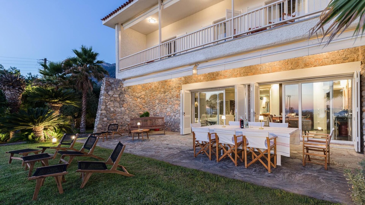Mikri Mantineia Villa | Old Sport Mansion