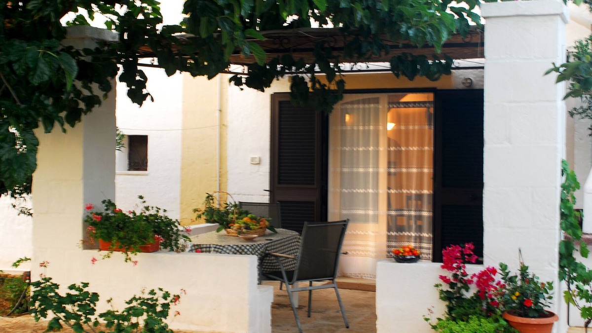 Fasano House | Old stables in historic farmhouse in panoramic position between sea and hills