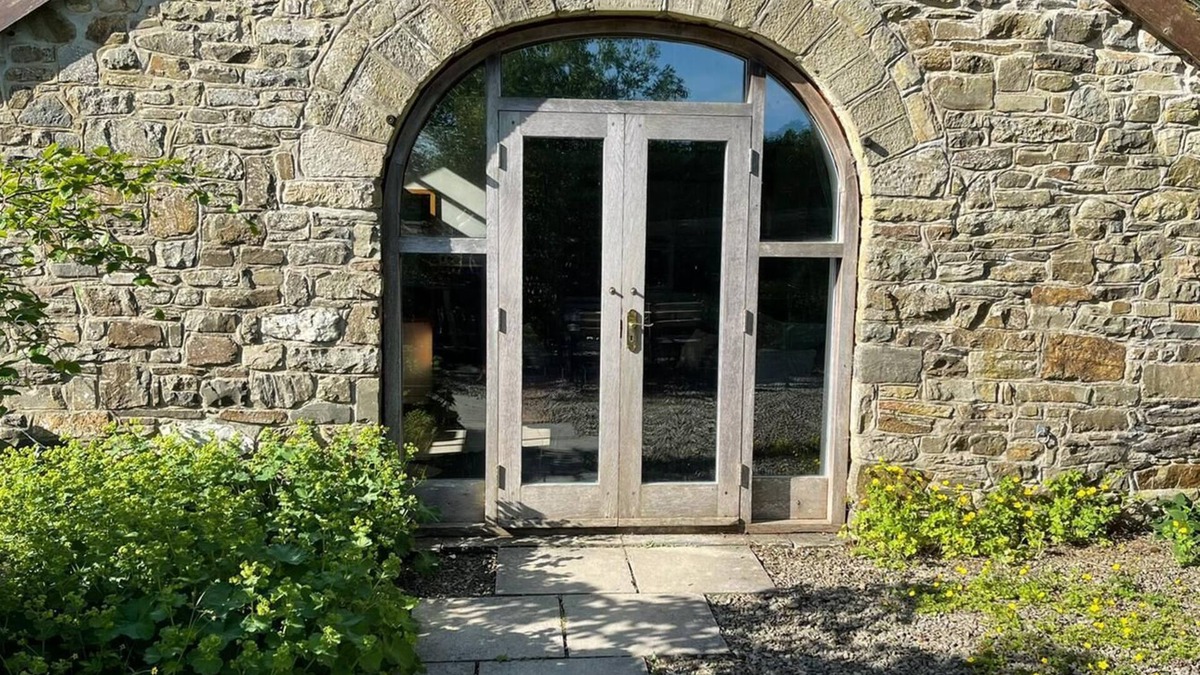 Tal-gareg Cottage | Old Stone Cottage With Terrace-The Coach House