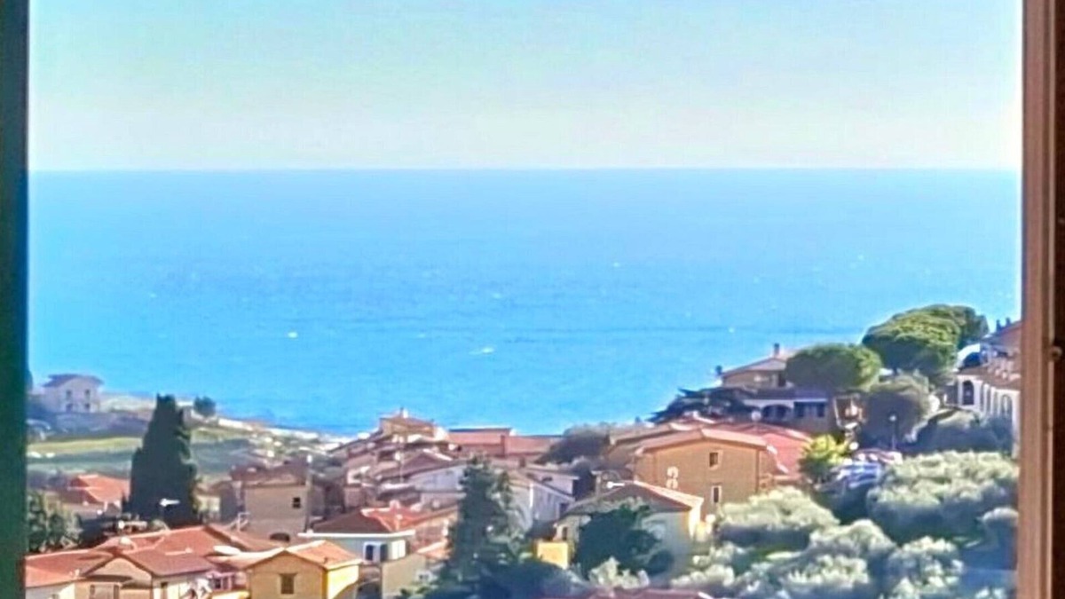 Pompeiana House | Old stone house with sea view