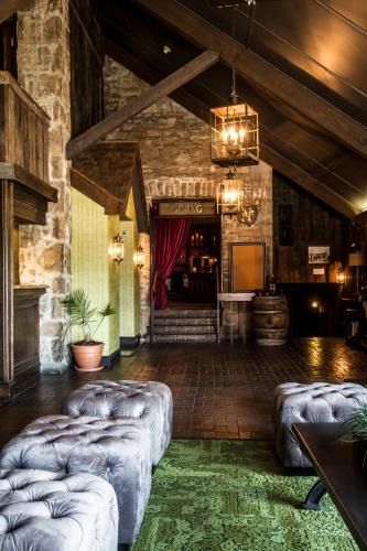 Fallsview Hotel | Old Stone Inn Boutique Hotel