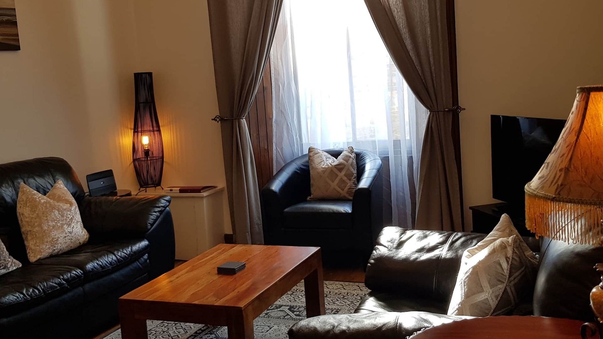 Anstruther Apartment | Old Surgery, tastefully decorated, spotless and comfortable