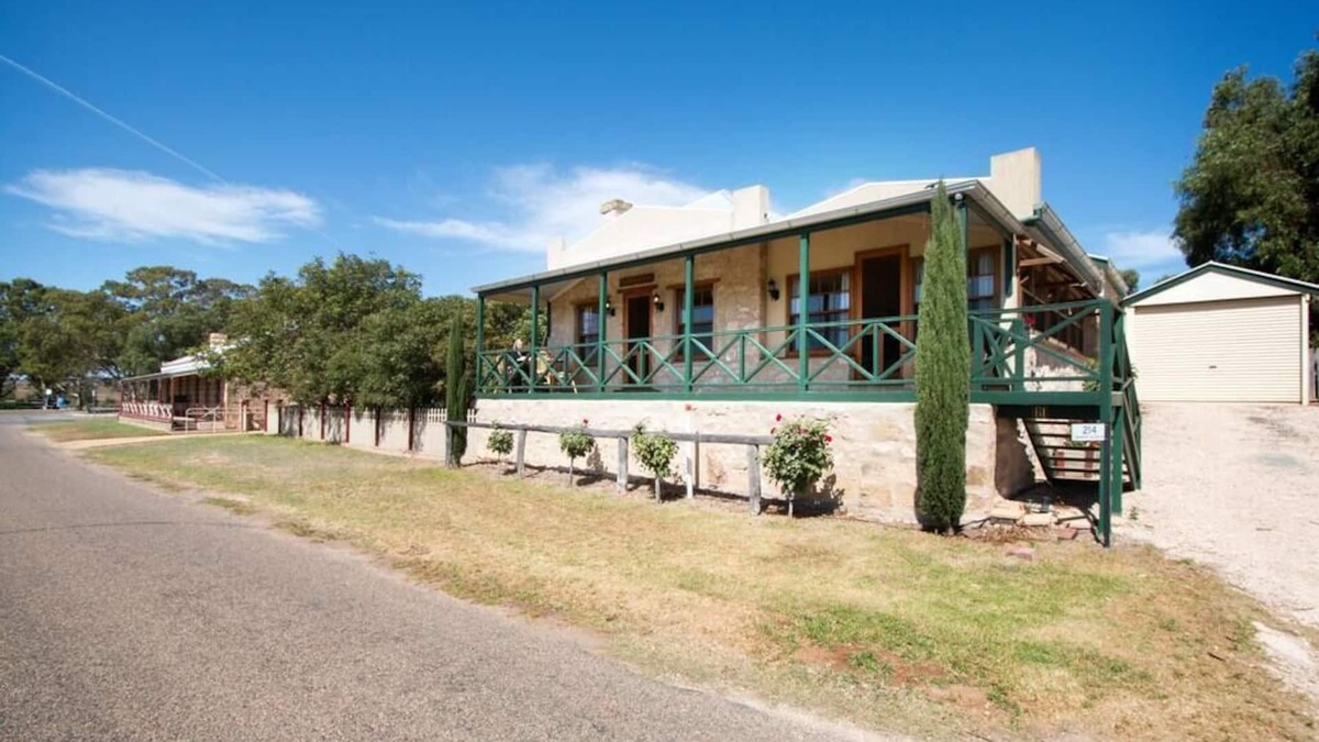 Swanport Cottage | Old Swanport General Store, Swanport-Murray River