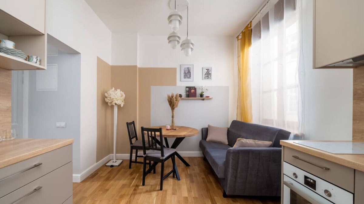 Old Town Apartment | Old town 1-bedroom apartment