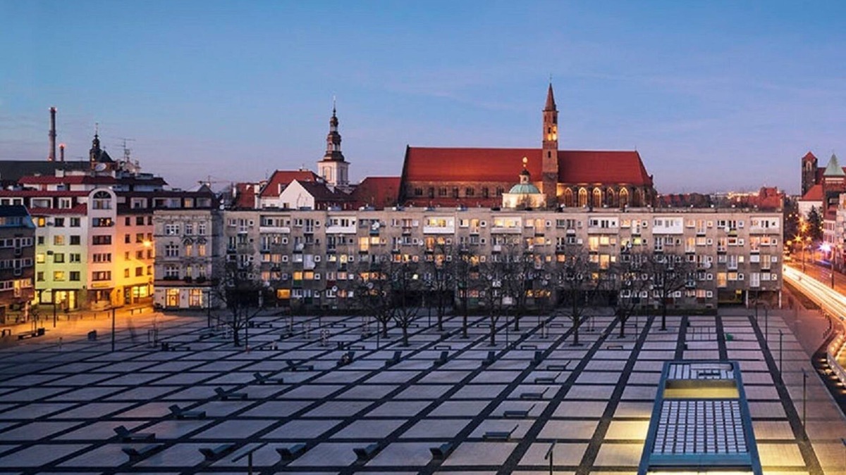 Wroclaw City Center Apartment | Old Town 500meters to the Market Square, 3 bedrooms, 4th floor budget apartment