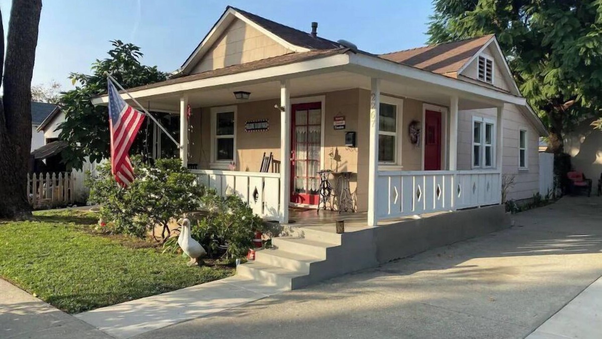 Bonita House | Old Town Americana in the heart of La Verne