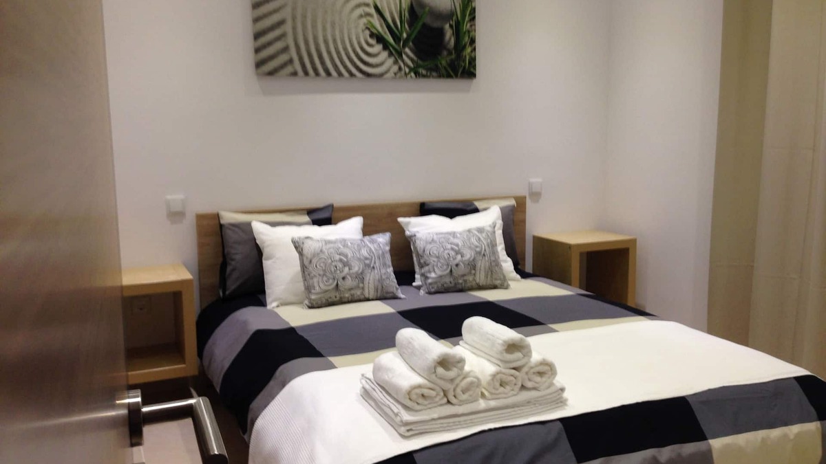 Albufeira Apartment | OLD TOWN, Apt. 70m2 in Downtown Albufeira, AIR CONDITIONING/POOL (1)/FREE WiFi