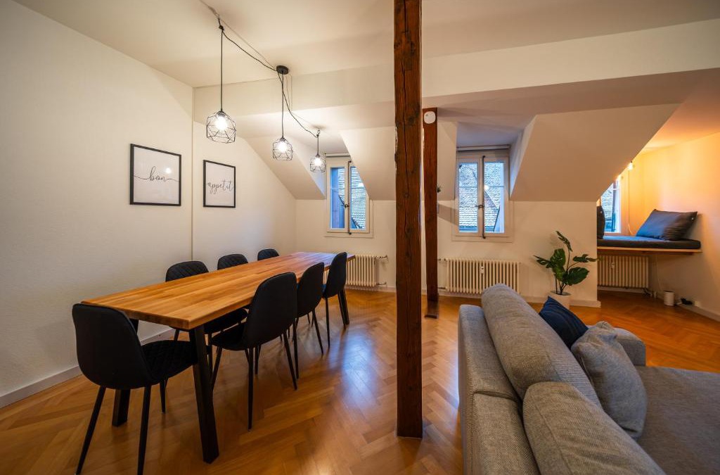 Thun Apartment | Old town apt in the heart of Thun with garden