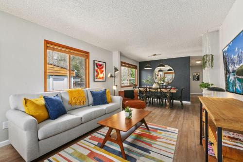 Old Town House | Old Town Basecamp 6 Blocks to Old Town Square