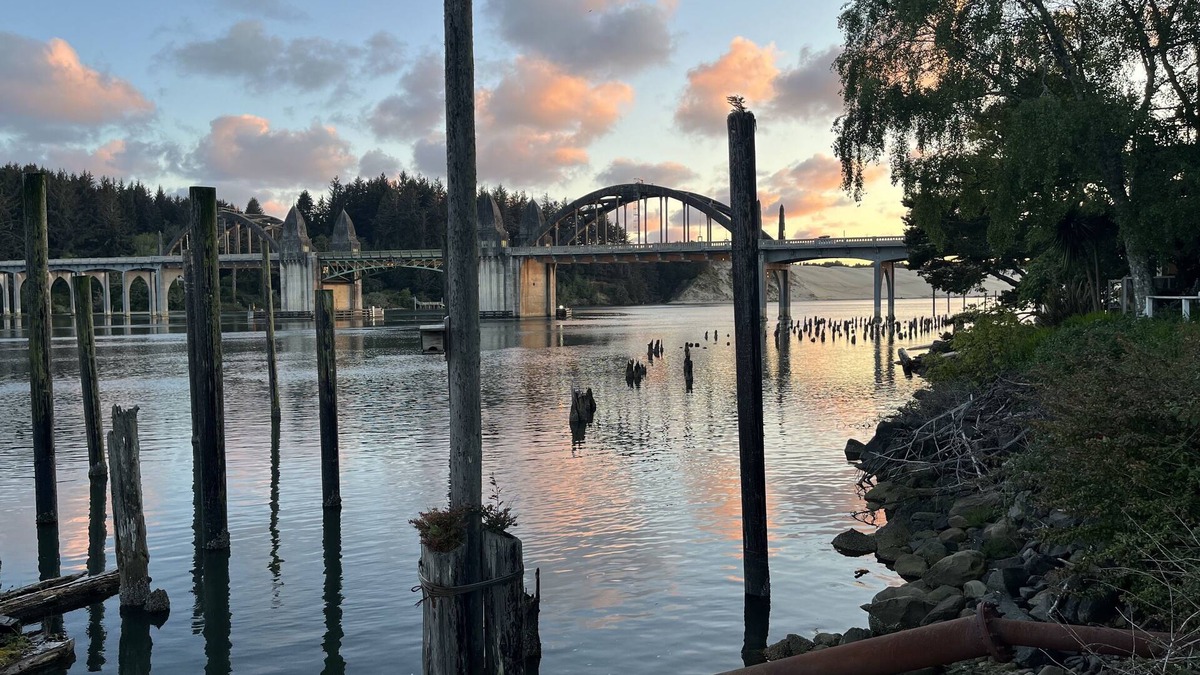 Florence Cottage | Old Town Cottage in Port of Siuslaw, King Bed