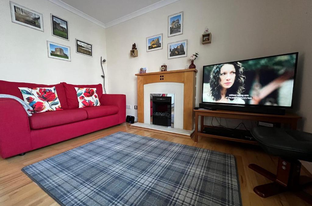 Old Town Apartment | Old town, free parking, Outlander experience