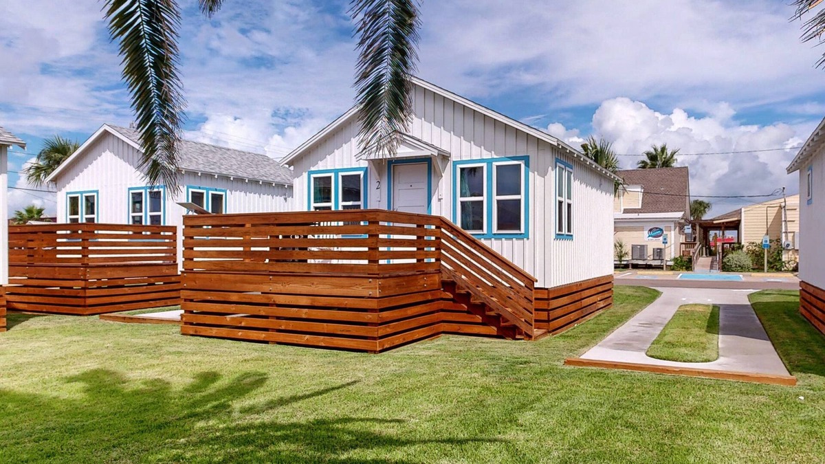 Old Town Cabin | Old Town Port A , Pet Friendly, Golf Cart Access