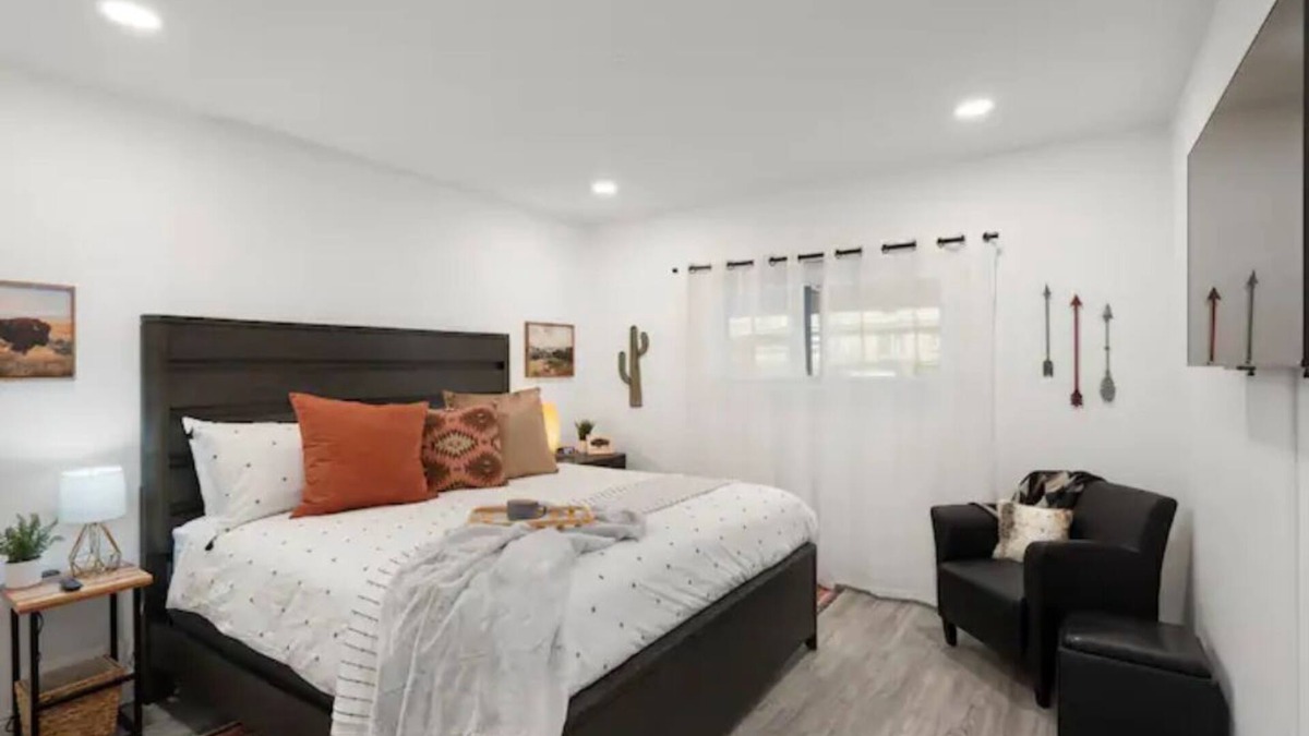 Southwest Village Apartment | Old Town Scottsdale Cozy Getaway