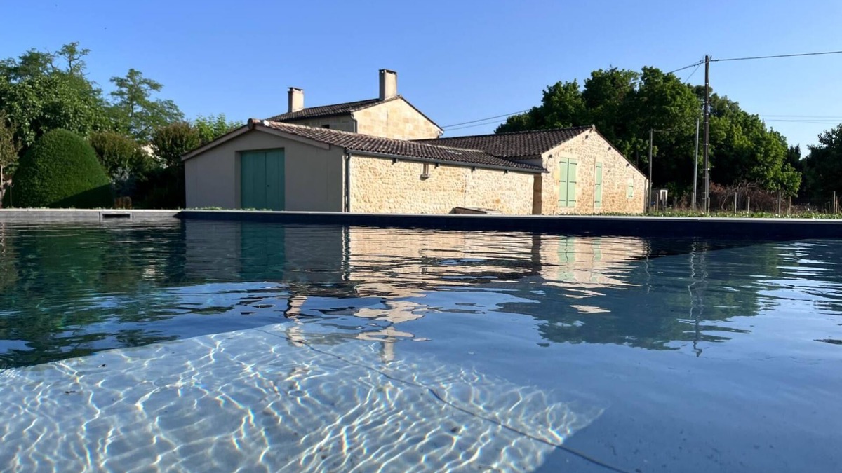 Jau-Dignac-et-Loirac House | Old winery newly renovated in 2015, ideal for 12 people