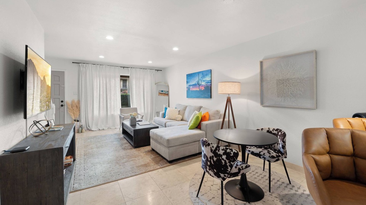 Fashion Square House | Oldtown Scottsdale Pool 5 minutes walk from all! SuperHost on other platform