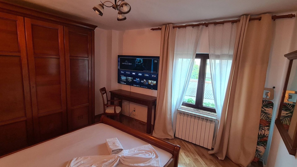 Timisoara Villa | Ole Apartment 120 SQM - Aut. Ministry of Tourism - Spacious and Serene Space