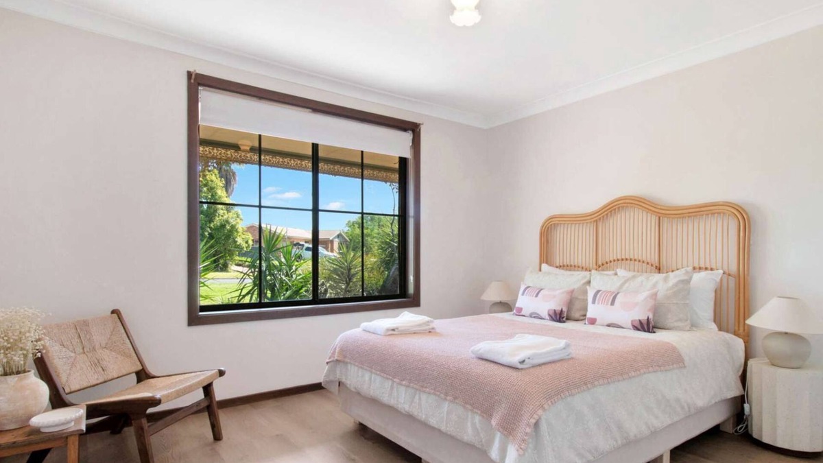 Lake Albert House | Oleander Cottage - Cosy Ambience, Pets Allowed