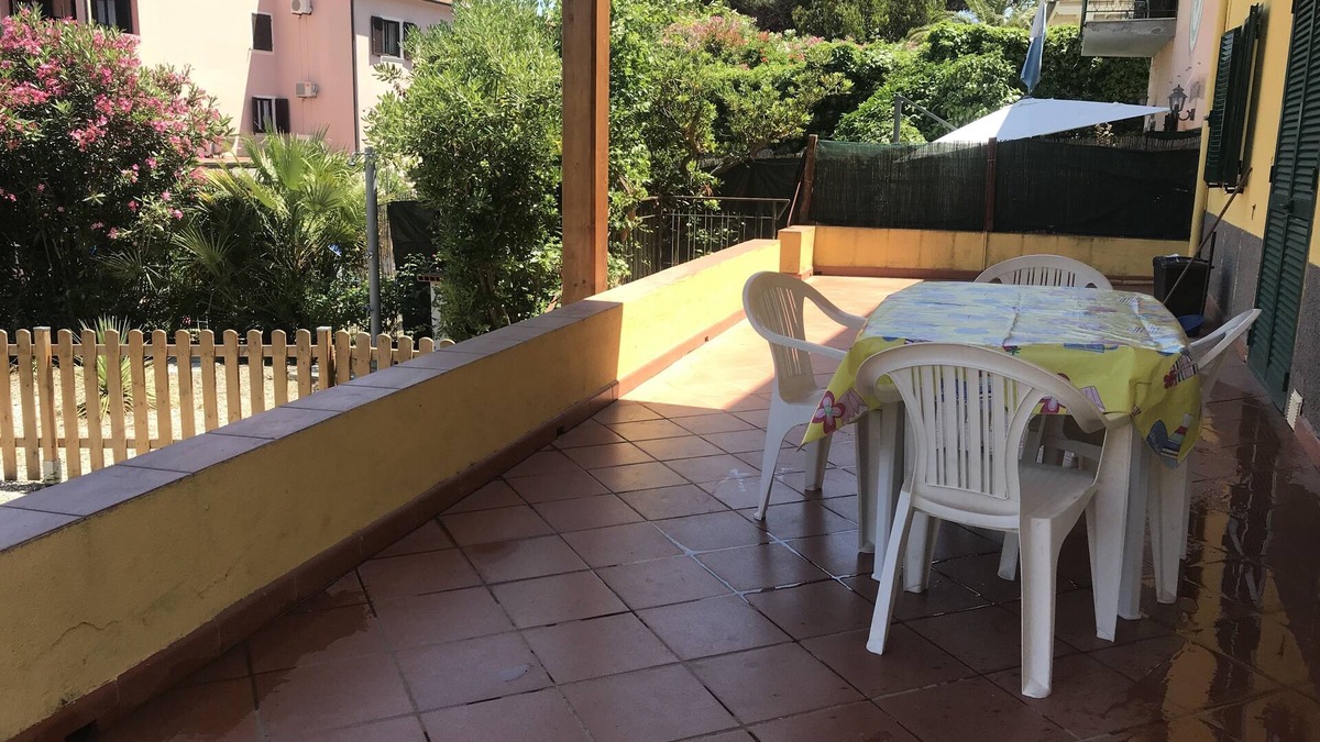 Procchio Apartment | Oleander house