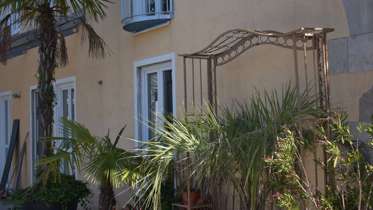 Entraching House | Oleandergarten Fantastically beautiful
