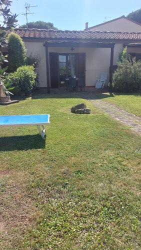 Cecina Apartment | Oleandro Cottage with garden