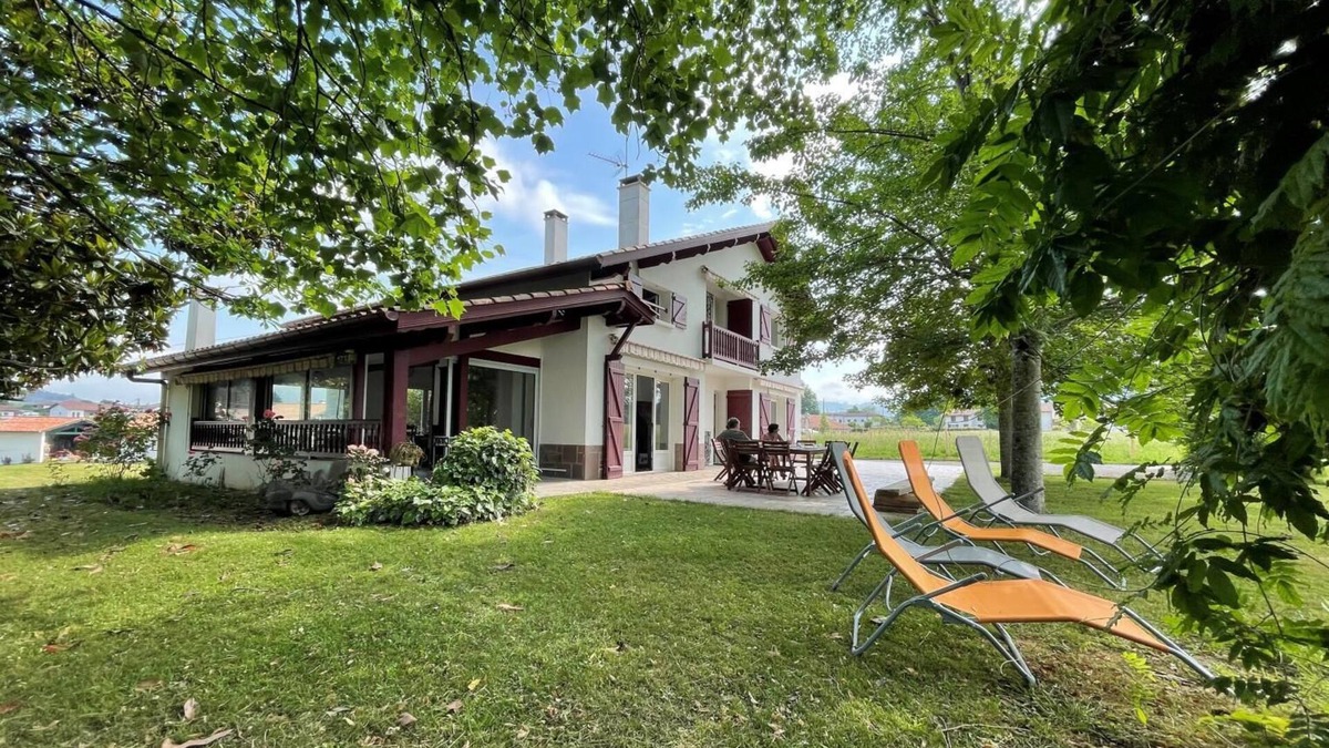 Saint-Jean-le-Vieux House | OLHARGIA - SAINT-JEAN-LE-VIEUX