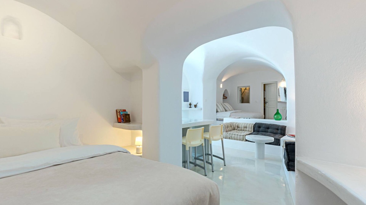 Firostefani Villa | Olive Cave house "Bronze"