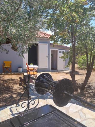 Marathopoli House | Olive garden room