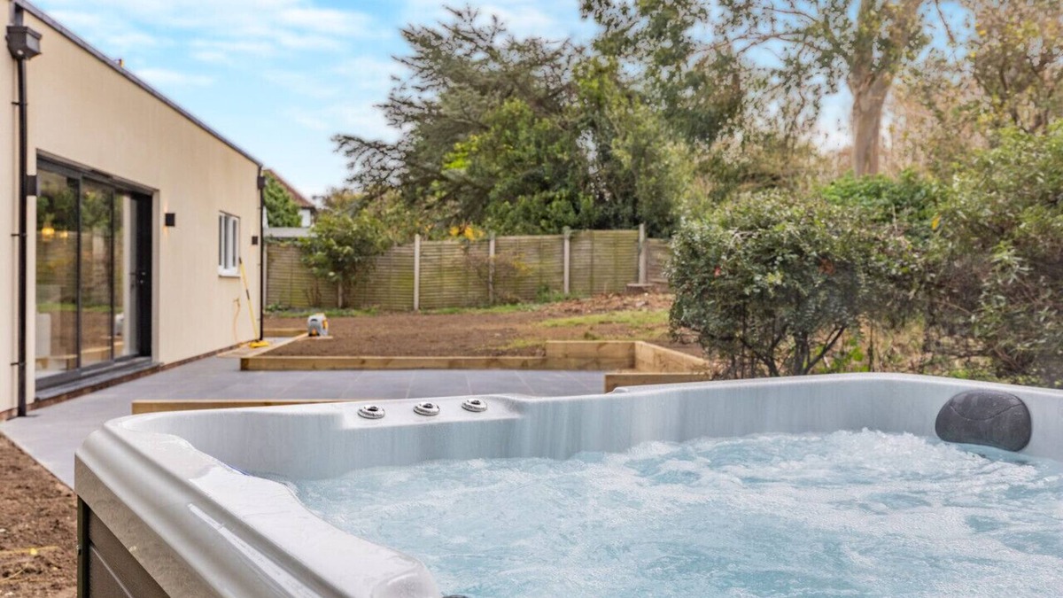 West Runton House | Olive House - Four Bedroom House, Sleeps 8