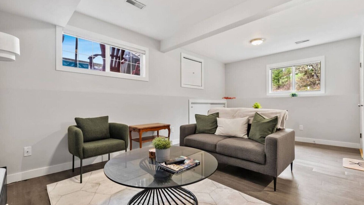 East Kootenay Apartment | Olive & Onyx | Fire Pit | Pet-Friendly | Central