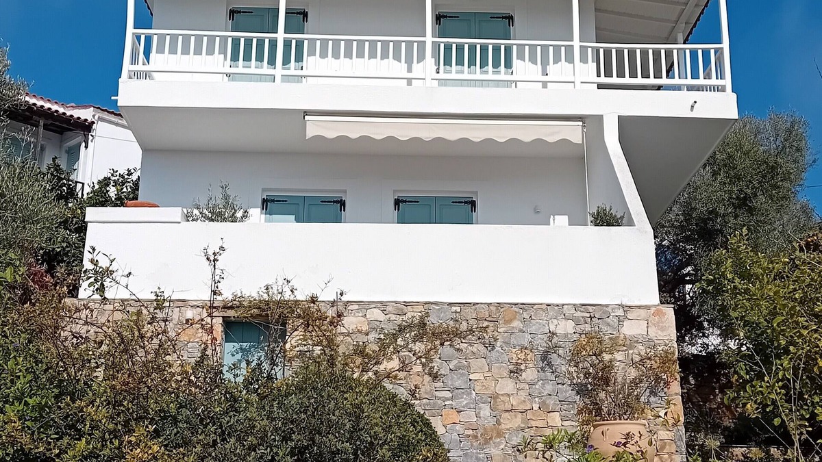Alonnisos Old Town House | Olive Tree House