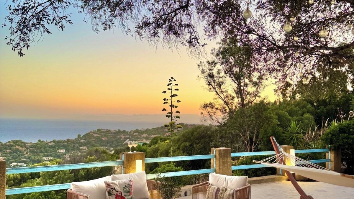 Villaggio delle Mimose House | Olive Tree Oasis: Coastal Charm & Sea Views