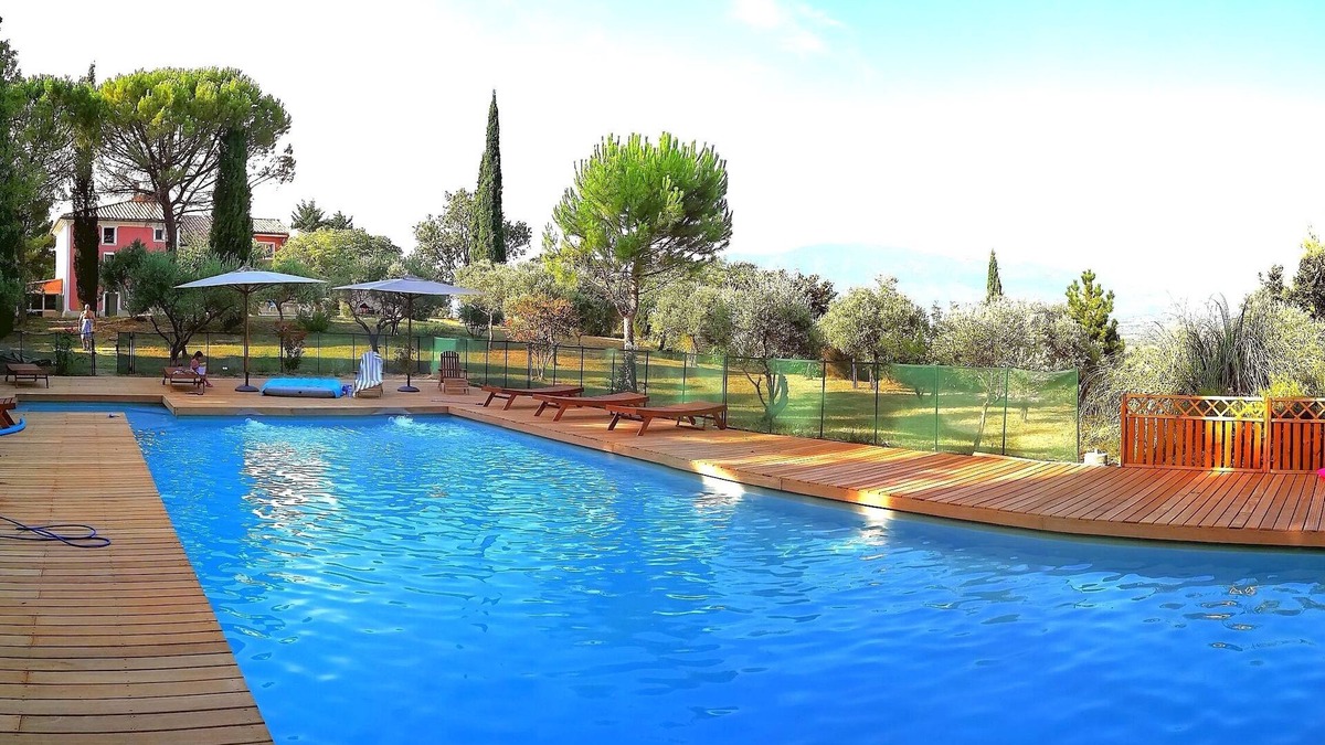 Mormoiron Apartment | Olive trees - 1 bedroom, parking, terrace, private entrance, garden view, swimming pool