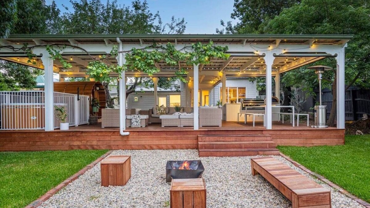 Yarra Glen House | Oliver's Cottage Yarra Valley | Spa and Sauna
