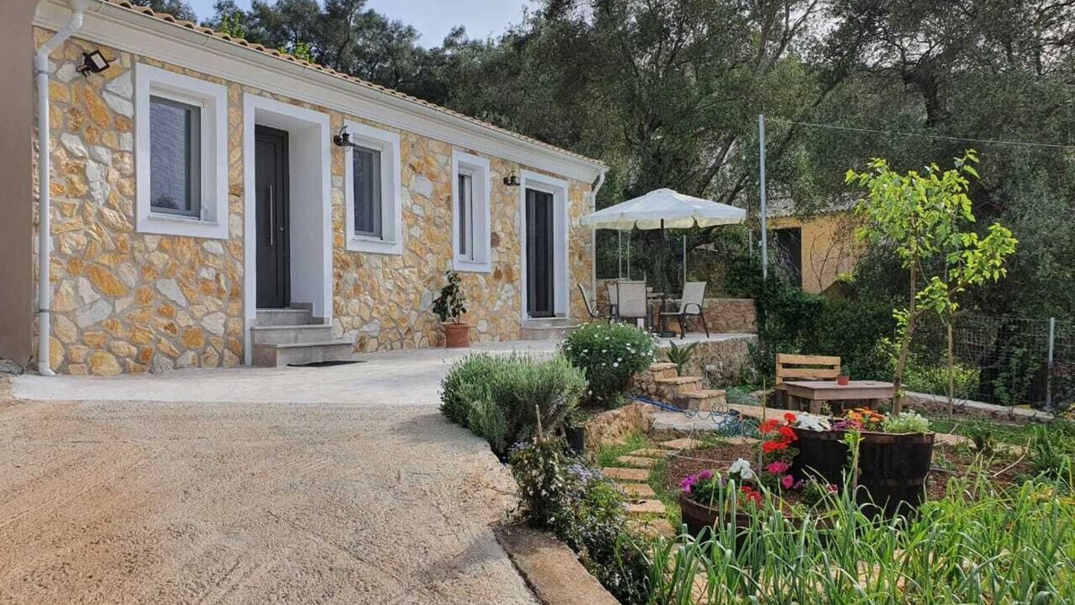 Liapades House | Olivesways