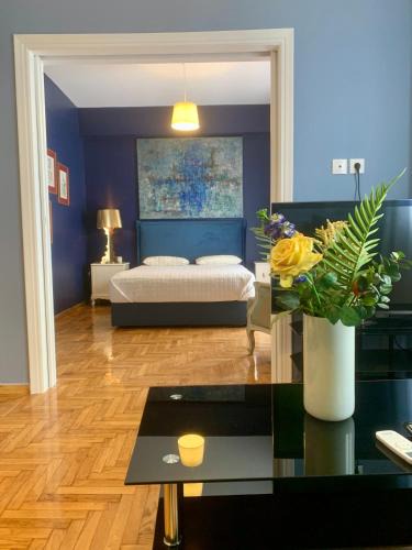 Mets Apartment | OlympianZeusApartment 2 3