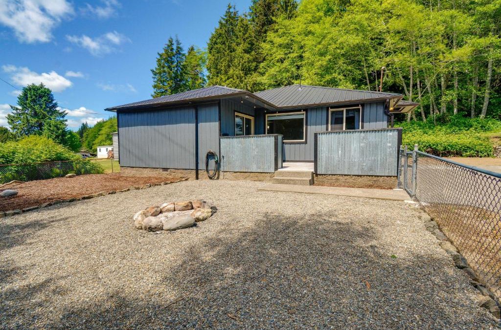 Sekiu House | Olympic Peninsula Vacation Rental 1 Mi to Water