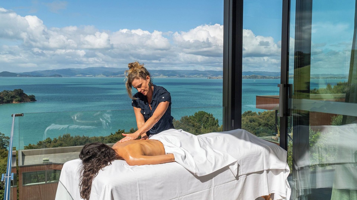 Waiheke Island Cabin | Omana