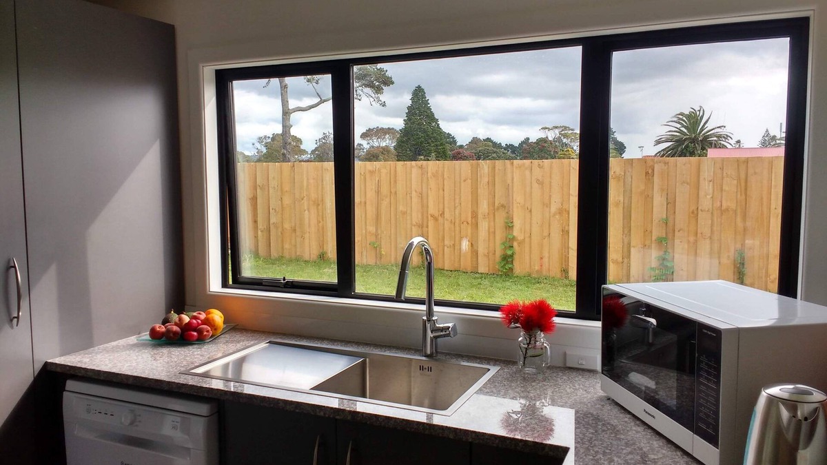 Mount Maunganui Apartment | Omanu Beach Break - Walk across the road to the beach, close to golf