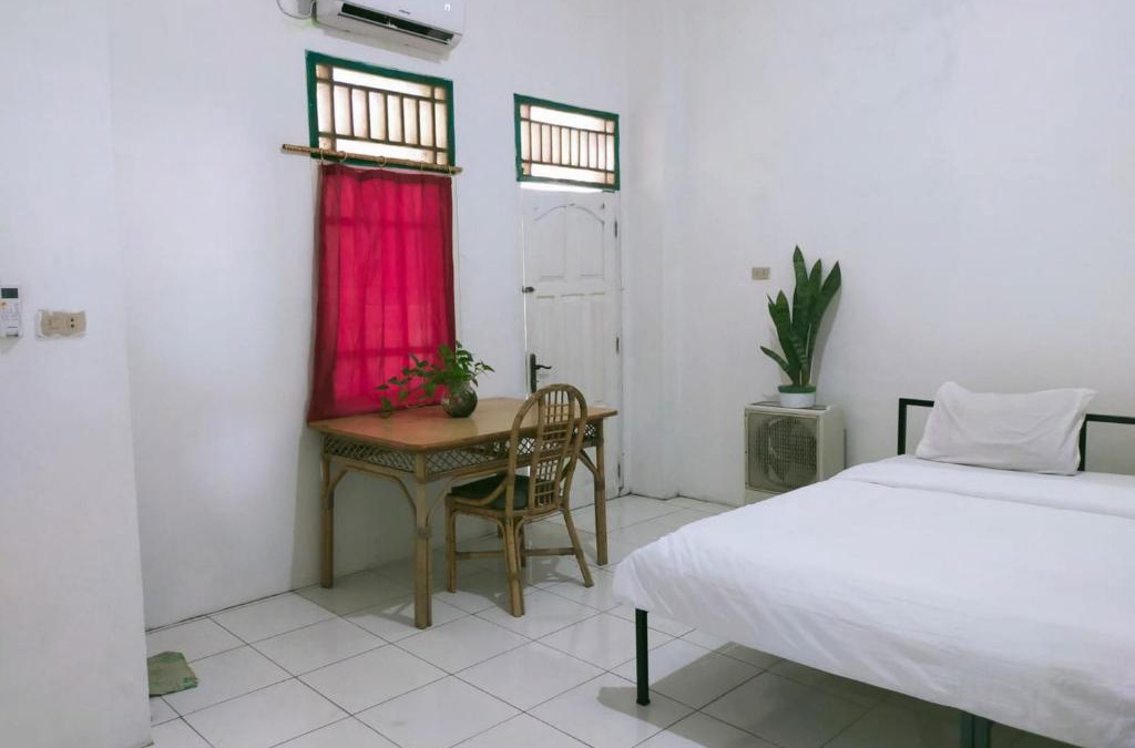 Palembang Hotel | Ombai Guest House 27 Syariah Mitra RedDoorz