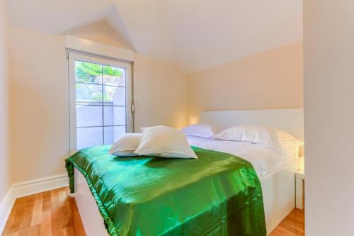 Tice Apartment | OMIŠ Dream house Blue sky