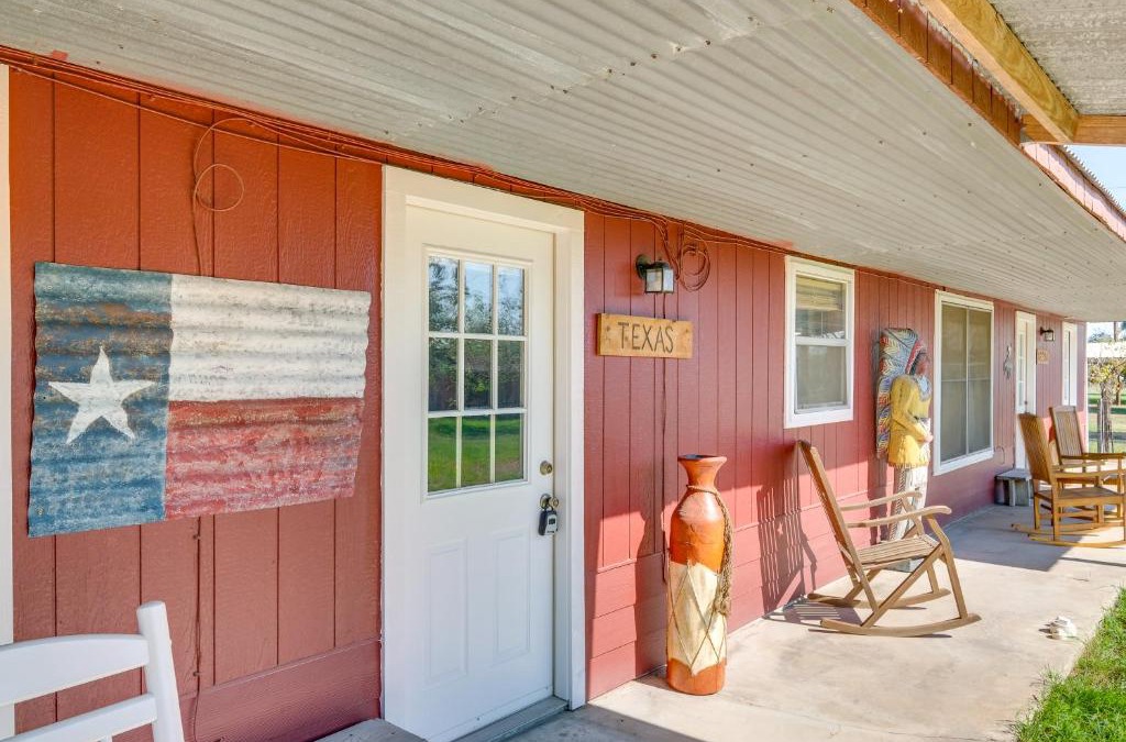 Carmine Apartment | On 60-Acre Farm with Pond Charming Carmine Studio!
