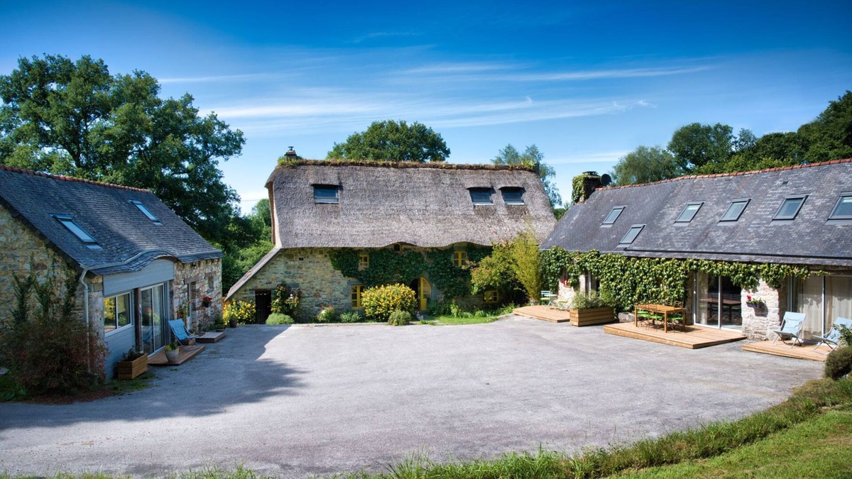 Perret Cottage | On a 3-hour property, in the heart of the forest, the Gites du Lety await you
